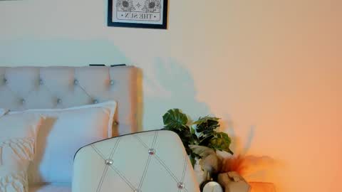 Snapshot of daphne_24 chatting on October 2025 02:02:01 PM Antonella Mora online show from October 2025 02:02:01 PM