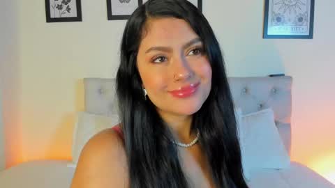 Snapshot of daphne_24 chatting on November 2025 01:01:02 PM Antonella Mora online show from November 2025 01:01:02 PM