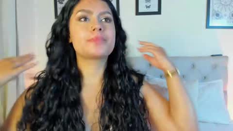 Snapshot of daphne_24 chatting on November 2025 12:48:02 PM Antonella Mora online show from November 2025 12:48:02 PM