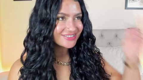 Snapshot of daphne_24 chatting on November 2025 12:27:01 PM Antonella Mora online show from November 2025 12:27:01 PM