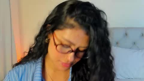 Snapshot of daphne_24 chatting on November 2025 02:39:02 PM Antonella Mora online show from November 2025 02:39:02 PM