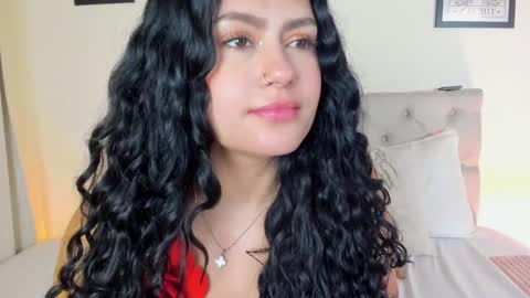 Snapshot of daphne_24 chatting on November 2025 01:43:01 PM Antonella Mora online show from November 2025 01:43:01 PM