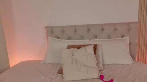 Antonella Mora online show from July 2026 04:15:02 PM