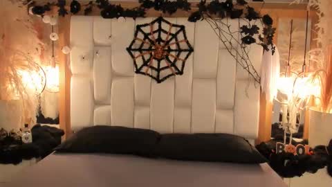 daphne_and_roger online show from October 2025 11:14:02 AM