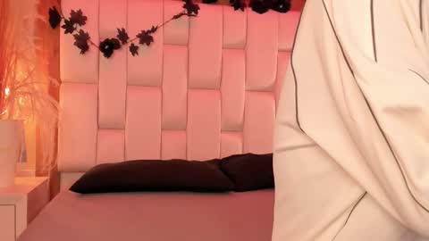 daphne_and_roger online show from February 2026 10:52:02 AM