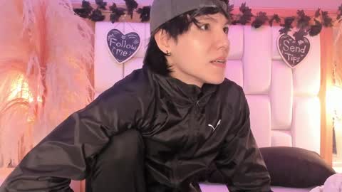 daphne_and_roger online show from April 2026 11:08:01 AM