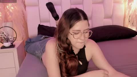 daphne_and_roger online show from April 2026 11:27:01 AM