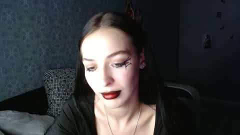 Snapshot of daphne_darkthorn chatting on November 2025 06:20:02 PM Daphne Darkthorn online show from November 2025 06:20:02 PM