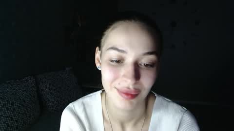 Snapshot of daphne_darkthorn chatting on November 2025 06:18:01 PM Daphne Darkthorn online show from November 2025 06:18:01 PM