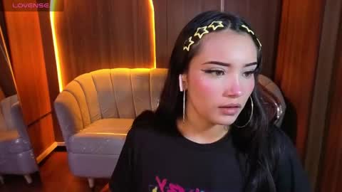 daphne_nicole_b online show from June 2026 12:50:02 PM