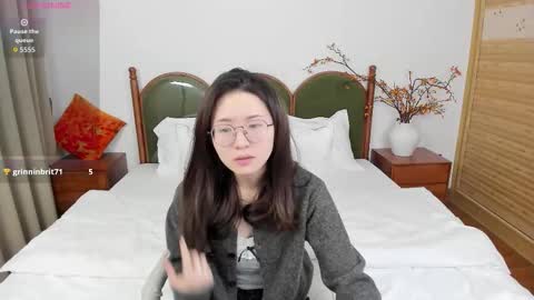 Snapshot of daphnedawn chatting on November 2025 04:34:02 AM Dawn online show from November 2025 04:34:02 AM