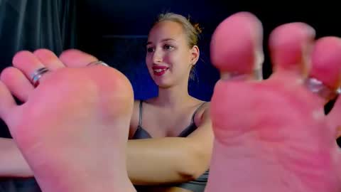 Darcy Siren online show from November 2025 11:54:01 AM