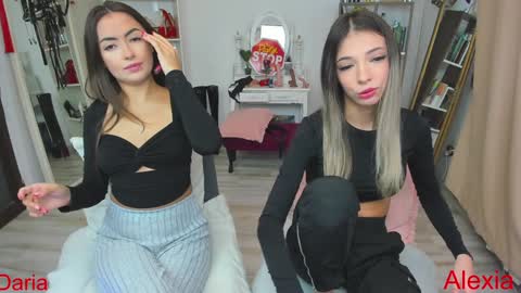 Snapshot of dariaa_doll chatting on December 2024 11:39:01 AM Daria online show from December 2024 11:39:01 AM