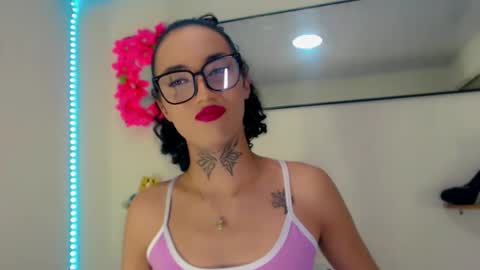 Snapshot of darianna_atehortua chatting on April 2026 11:17:02 PM Dary online show from April 2026 11:17:02 PM
