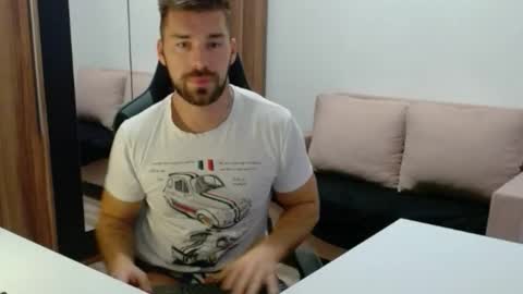 darius_94 online show from October 2025 05:19:02 AM