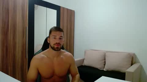 darius_94 online show from November 2025 05:32:02 AM