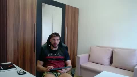 darius_94 online show from March 2026 05:24:01 AM