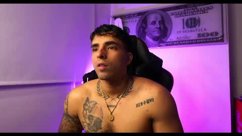 Darius Phoenix  online show from February 2025 04:00:02 AM