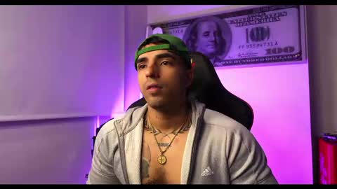 Darius Phoenix  online show from February 2025 04:37:01 AM