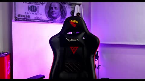 Darius Phoenix  online show from February 2025 10:05:01 AM