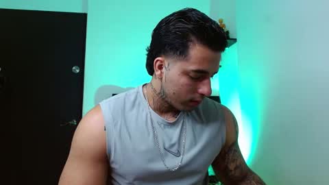 Darius Phoenix  online show from December 2025 08:48:02 PM