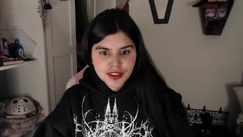 Snapshot of dark_angel_66 chatting on December 2024 10:38:02 PM Moony online show from December 2024 10:38:02 PM