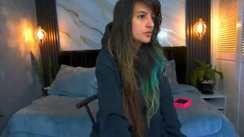 dark_dominika online show from April 2026 01:07:01 PM