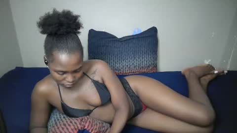 dark_lovly online show from March 2026 07:36:01 AM