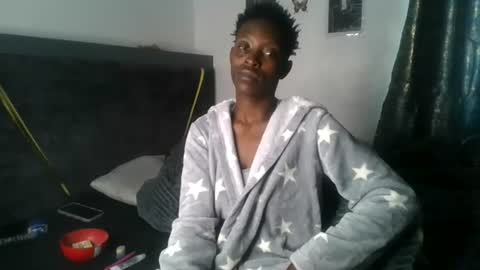dark_mellanin online show from June 2026 07:18:01 AM