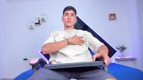 dark_valentino online show from April 2026 04:46:01 AM