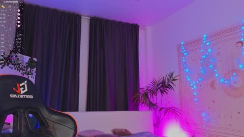 Vamp  online show from February 2025 03:19:01 AM