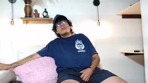 dark_yeager online show from April 2026 07:05:02 PM