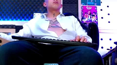 Snapshot of darko0717 chatting on February 2025 01:54:01 AM DARKO0717 online show from February 2025 01:54:01 AM