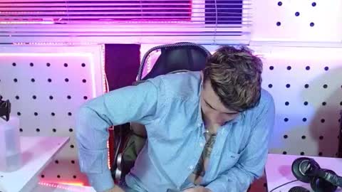 Snapshot of darko0717 chatting on November 2025 11:37:02 PM DARKO0717 online show from November 2025 11:37:02 PM