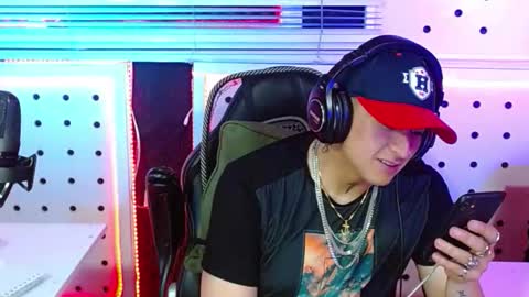 Snapshot of darko0717 chatting on November 2025 01:50:02 AM DARKO0717 online show from November 2025 01:50:02 AM