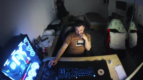 Snapshot of darkschneider_ chatting on February 2025 11:31:01 PM darkschneider_ online show from February 2025 11:31:01 PM