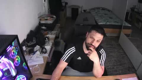 darkschneider_ online show from April 2026 05:07:02 AM