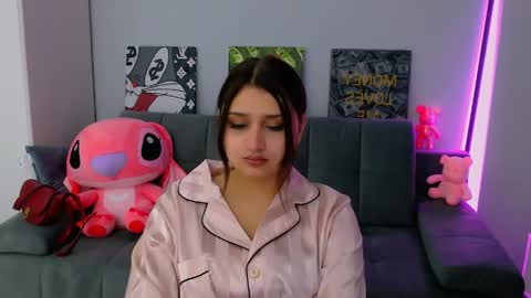 Amelie online show from April 2026 04:23:02 AM