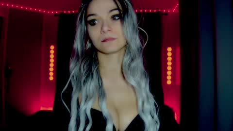 roseredgoddess online show from April 2026 01:55:01 AM