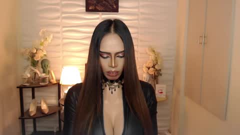 Snapshot of darksoul_mistress chatting on December 2024 06:32:02 AM HAPPY BIRTHDAY MISTRESS MADRIANA online show from December 2024 06:32:02 AM
