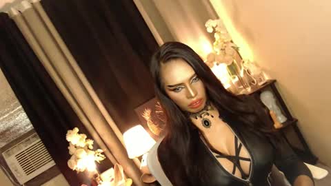 Snapshot of darksoul_mistress chatting on March 2025 07:05:02 AM HAPPY BIRTHDAY MISTRESS MADRIANA online show from March 2025 07:05:02 AM