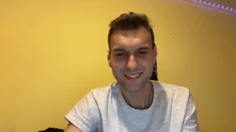 Snapshot of darktempt_ chatting on December 2025 07:52:02 PM Nick online show from December 2025 07:52:02 PM