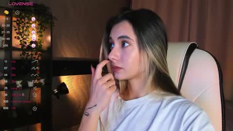 Belle online show from November 2025 03:39:01 AM