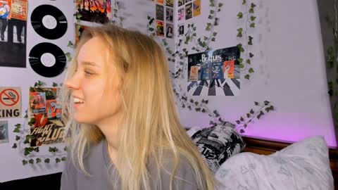 lina online show from December 2024 09:04:02 PM