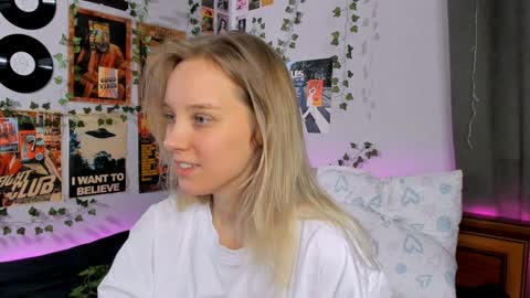 lina online show from December 2024 08:40:02 PM