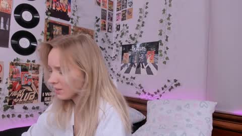 lina online show from December 2024 02:33:02 AM