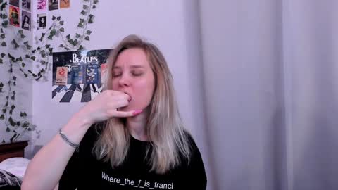 lina online show from December 2024 08:47:01 PM