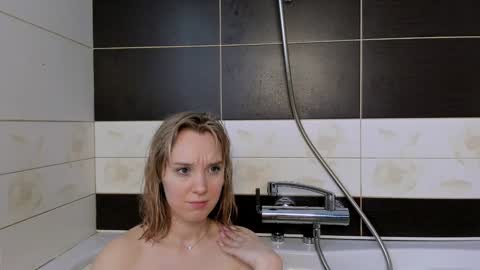 lina online show from January 2025 11:34:01 PM