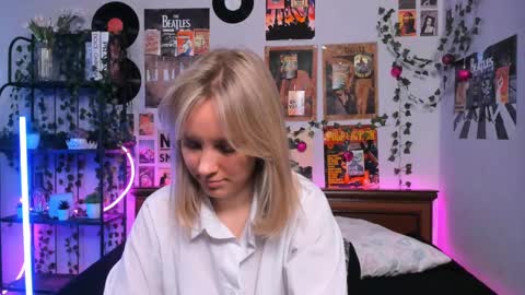 lina online show from March 2025 08:32:02 PM