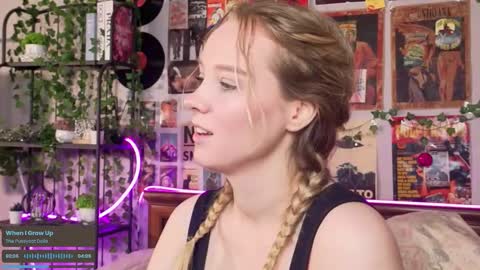 lina online show from September 2025 09:05:02 PM